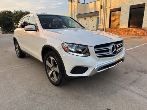 Used 2017 Mercedes-Benz GLC 300 4MATIC image 1