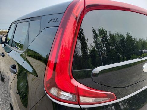 Used 2020 Kia Soul LX image 11