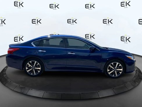 Used 2016 Nissan Altima 2.5 SR image 2