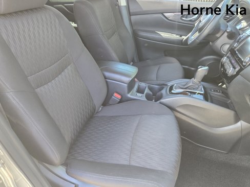 Used 2020 Nissan Rogue SV w/ Premium Package image 9
