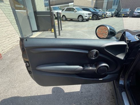 Used 2018 MINI Cooper 2-Door Hardtop image 11