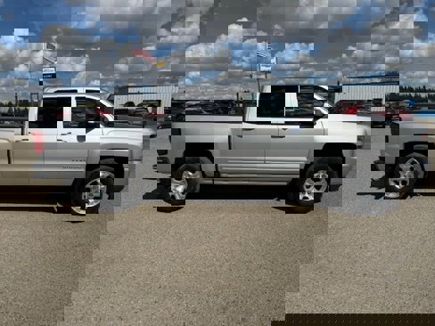 Used 2018 Chevrolet Silverado 1500 LT w/ All Star Edition image 8
