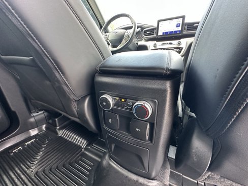 Used 2022 Ford Explorer XLT w/ Equipment Group 202A image 19