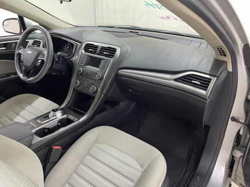 Used 2018 Ford Fusion S image 11