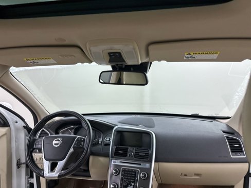 Used 2015 Volvo XC60 T6 Platinum image 22