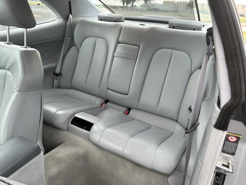 Used 2001 Mercedes-Benz CLK 320 Coupe image 28