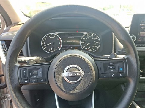 Used 2022 Nissan Rogue SV image 19