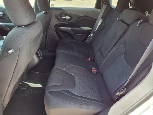 Used 2021 Jeep Cherokee Latitude image 17