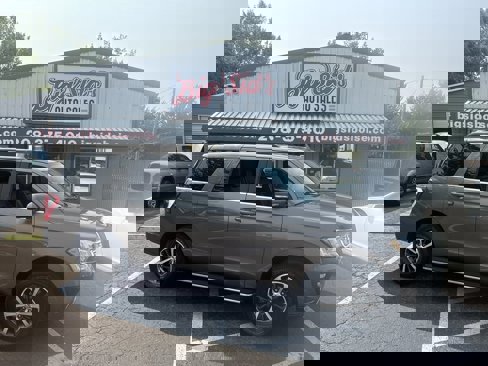 Used 2018 Ford Expedition XLT w/ Equipment Group 202A image 1