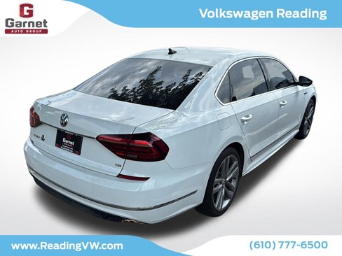 Used 2017 Volkswagen Passat 1.8T R-Line w/ R-Line Lighting Package image 4