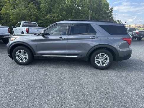Used 2021 Ford Explorer XLT image 4
