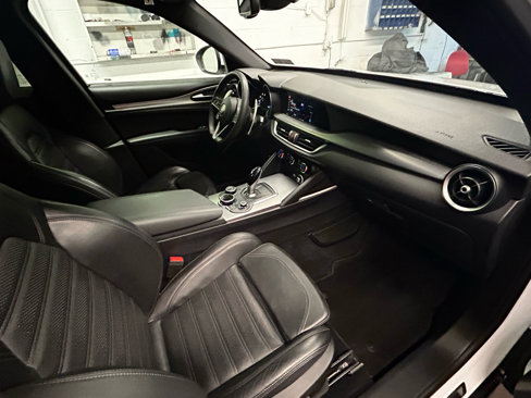 Used 2018 Alfa Romeo Stelvio Ti Sport image 19