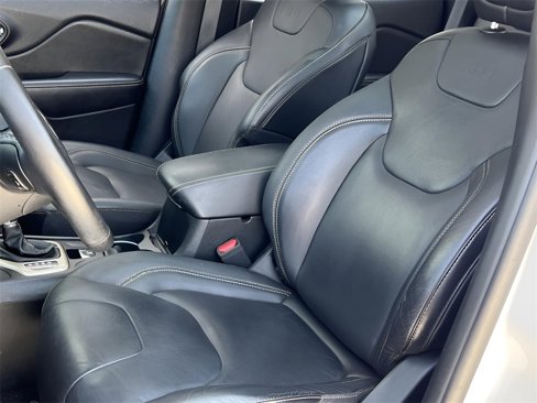 Used 2018 Jeep Cherokee Limited image 4