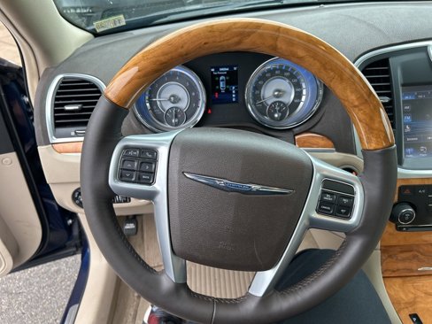Used 2014 Chrysler 300 C w/ Harman/Kardon Audio Group image 7