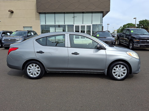 Used 2012 Nissan Versa S image 7