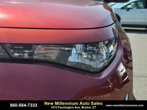 Used 2023 Kia Soul LX w/ LX Technology Package image 10