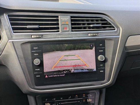 Used 2023 Volkswagen Tiguan SE image 12