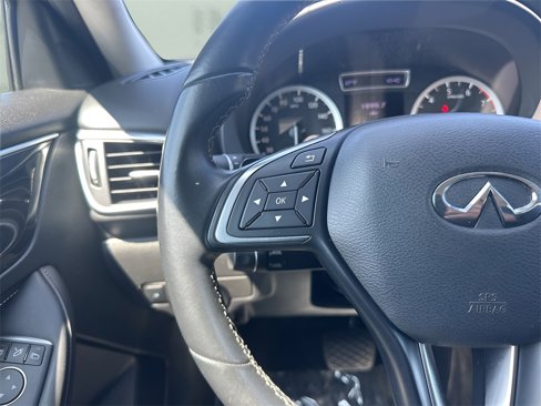 Used 2019 INFINITI QX30 image 13