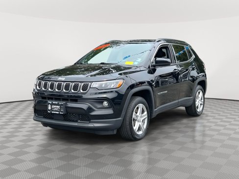 Used 2023 Jeep Compass Latitude w/ Sun and Sound Group image 3