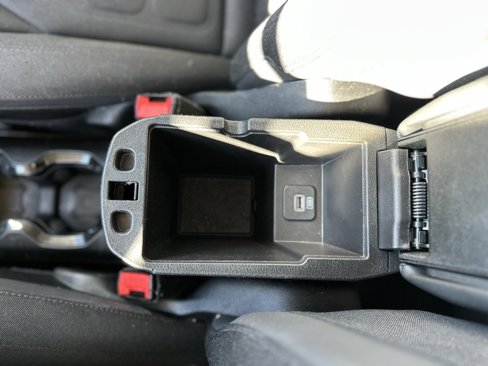 Used 2017 Jeep Renegade Altitude image 24