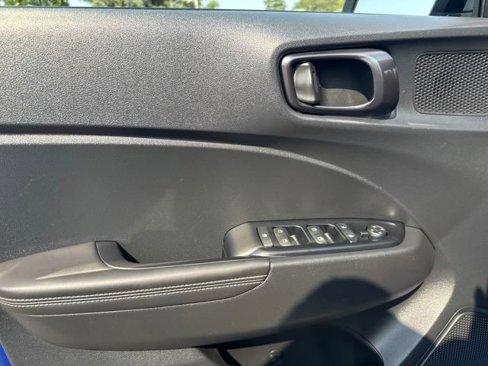 Certified 2022 Hyundai Venue Limited image 9