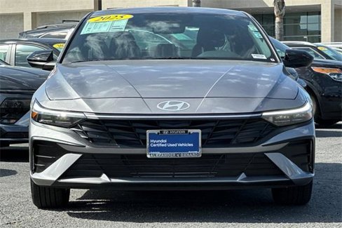 Certified 2025 Hyundai Elantra Sport image 9