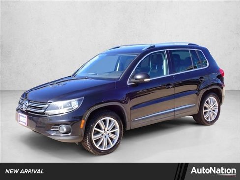 Used 2015 Volkswagen Tiguan S image 1