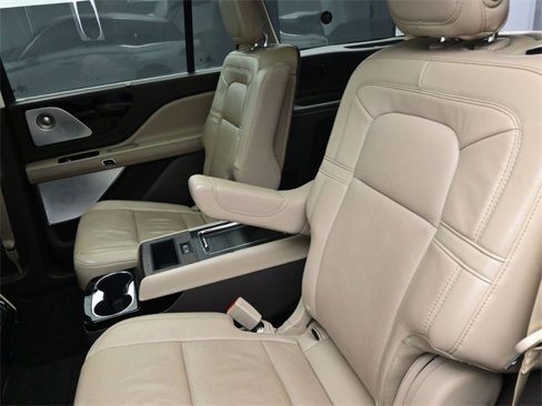 Used 2020 Lincoln Aviator Reserve w/ Equipment Group 202A image 16