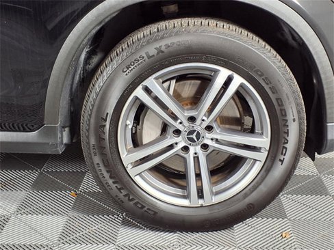 Used 2020 Mercedes-Benz GLC 300 4MATIC image 32