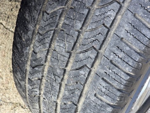 Used 2020 Ford Explorer XLT w/ Equipment Group 202A image 32