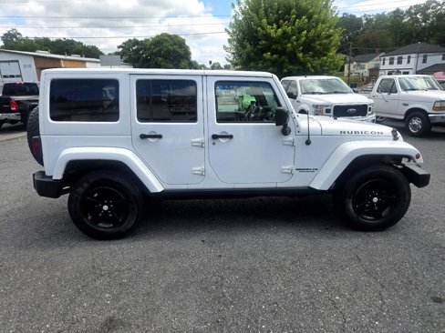 Used 2012 Jeep Wrangler Unlimited Rubicon w/ Connectivity Group image 17