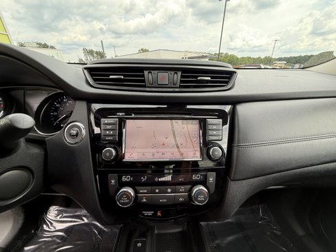 Used 2019 Nissan Rogue SL w/ Premium Package image 26