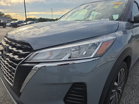 Used 2023 Nissan Kicks SV image 6