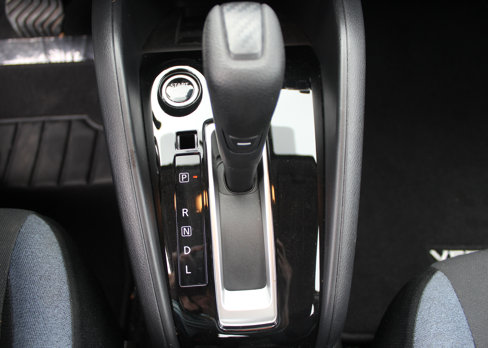 Used 2023 Nissan Versa SV w/ Trunk Package image 32