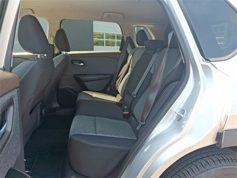 Used 2022 Nissan Rogue SV image 14