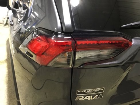 Used 2021 Toyota RAV4 LE image 19