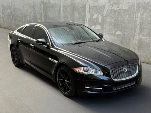 Used 2011 Jaguar XJ image 10