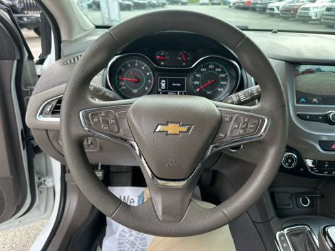 Used 2018 Chevrolet Cruze LT w/ Convenience Package image 15