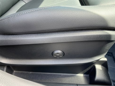 Certified 2024 Mercedes-Benz GLB 250 w/ Driver Assistance Package image 17
