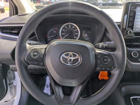 Used 2022 Toyota Corolla LE image 18