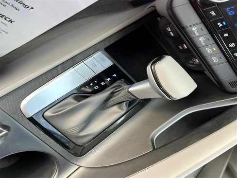 Certified 2023 Hyundai Elantra SEL image 17