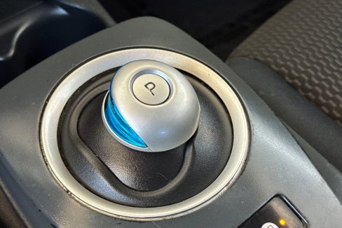 Used 2013 Nissan Leaf S w/ Charger Pkg image 24