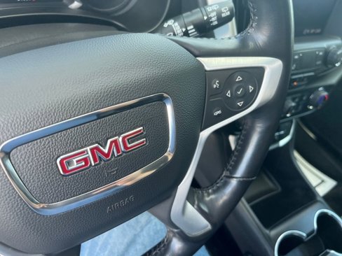 Used 2022 GMC Terrain SLT image 12