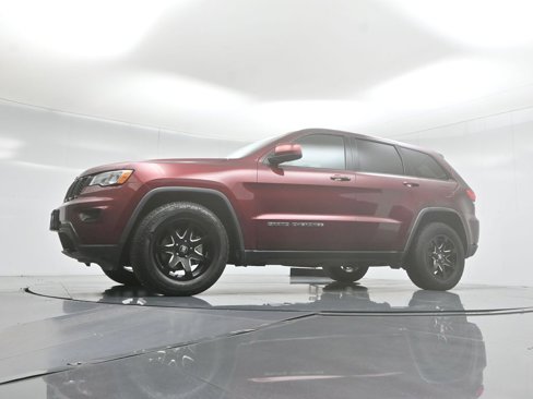Used 2017 Jeep Grand Cherokee Laredo image 53