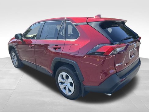 Certified 2022 Toyota RAV4 LE image 3
