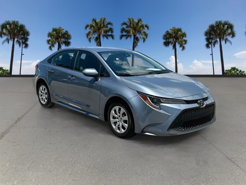 Used 2022 Toyota Corolla LE image 3