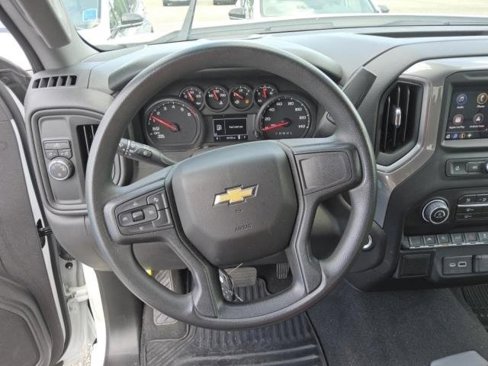 Used 2022 Chevrolet Silverado 1500 Custom image 2