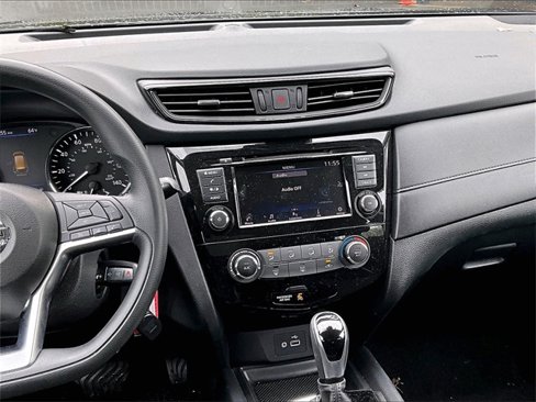 Used 2019 Nissan Rogue S image 6