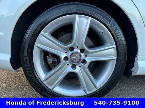 Used 2011 Mercedes-Benz C 300 Sport image 12