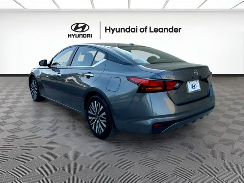 Used 2023 Nissan Altima 2.5 SV image 7